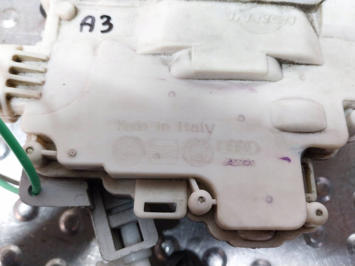 lock door right front 4F1837016 AUDI A6 C6 A3 8P EUROPA 7PIN