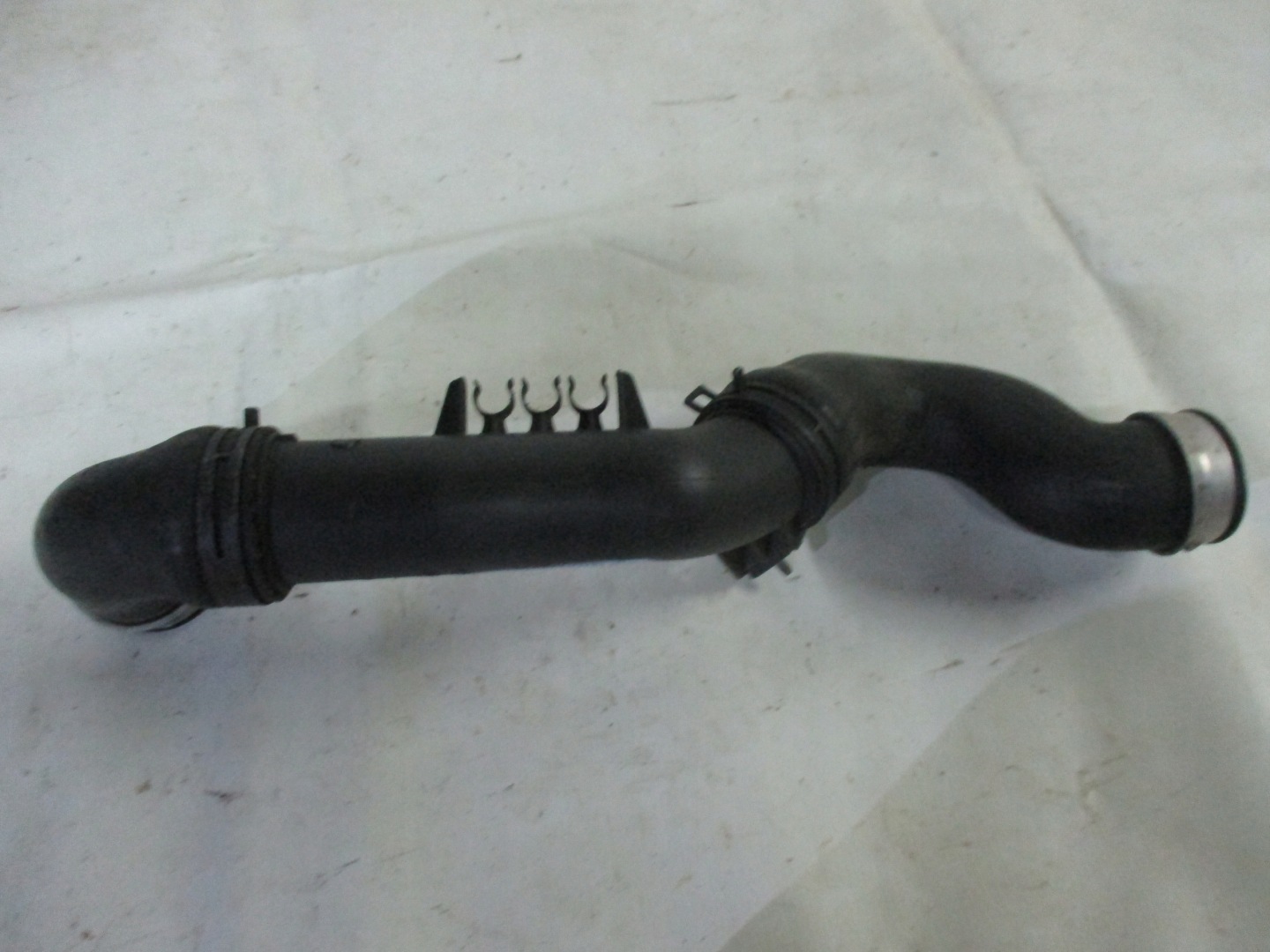 ROHR INTERCOOLER VW PASSAT B6 GOLF , TOURAN 3C0145770B