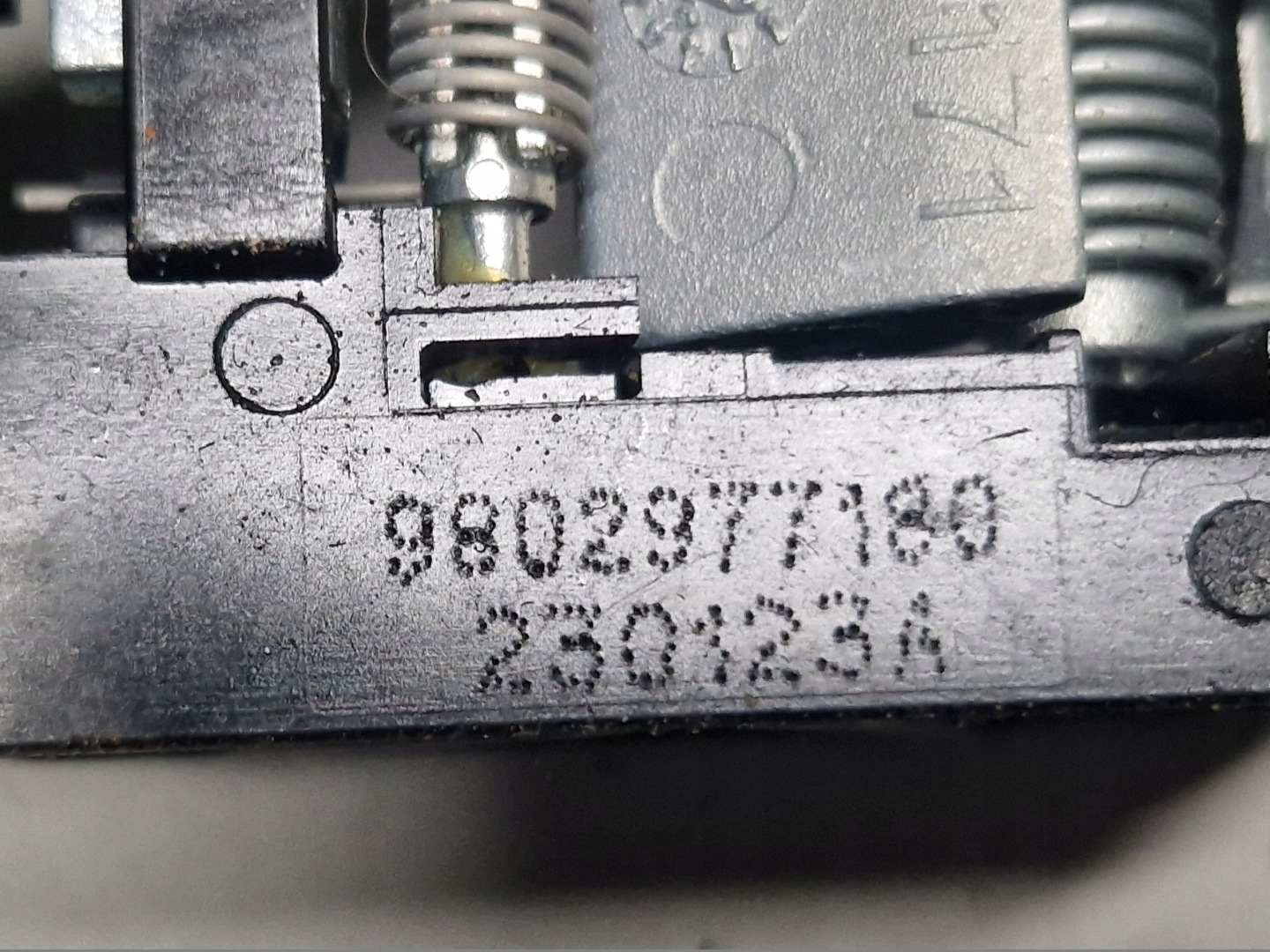 lock handle rope door right front PEUGEOT 208 II 1A006451