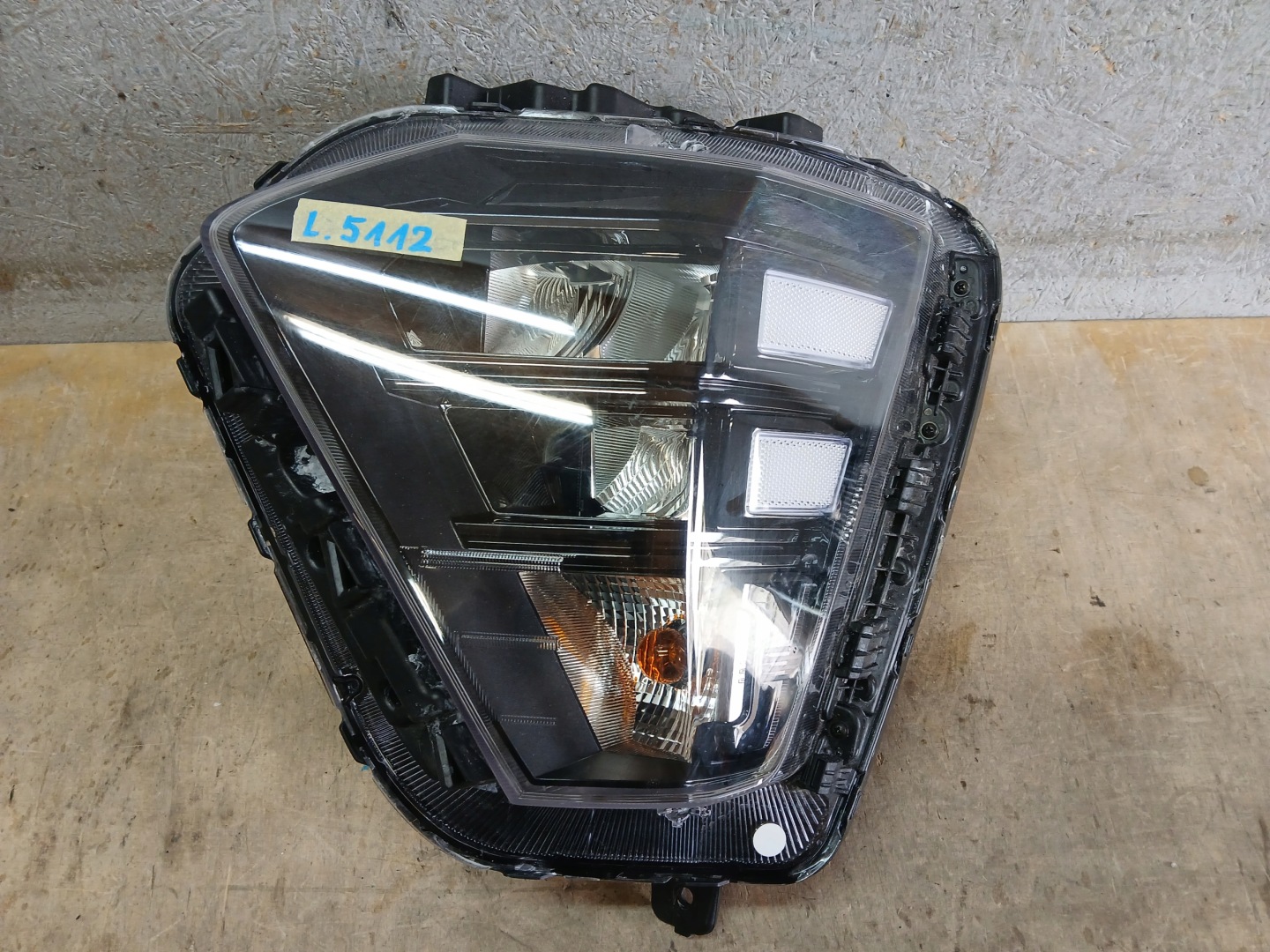 light front left HYUNDAI KONA II 2 23- LED 92101-BE050