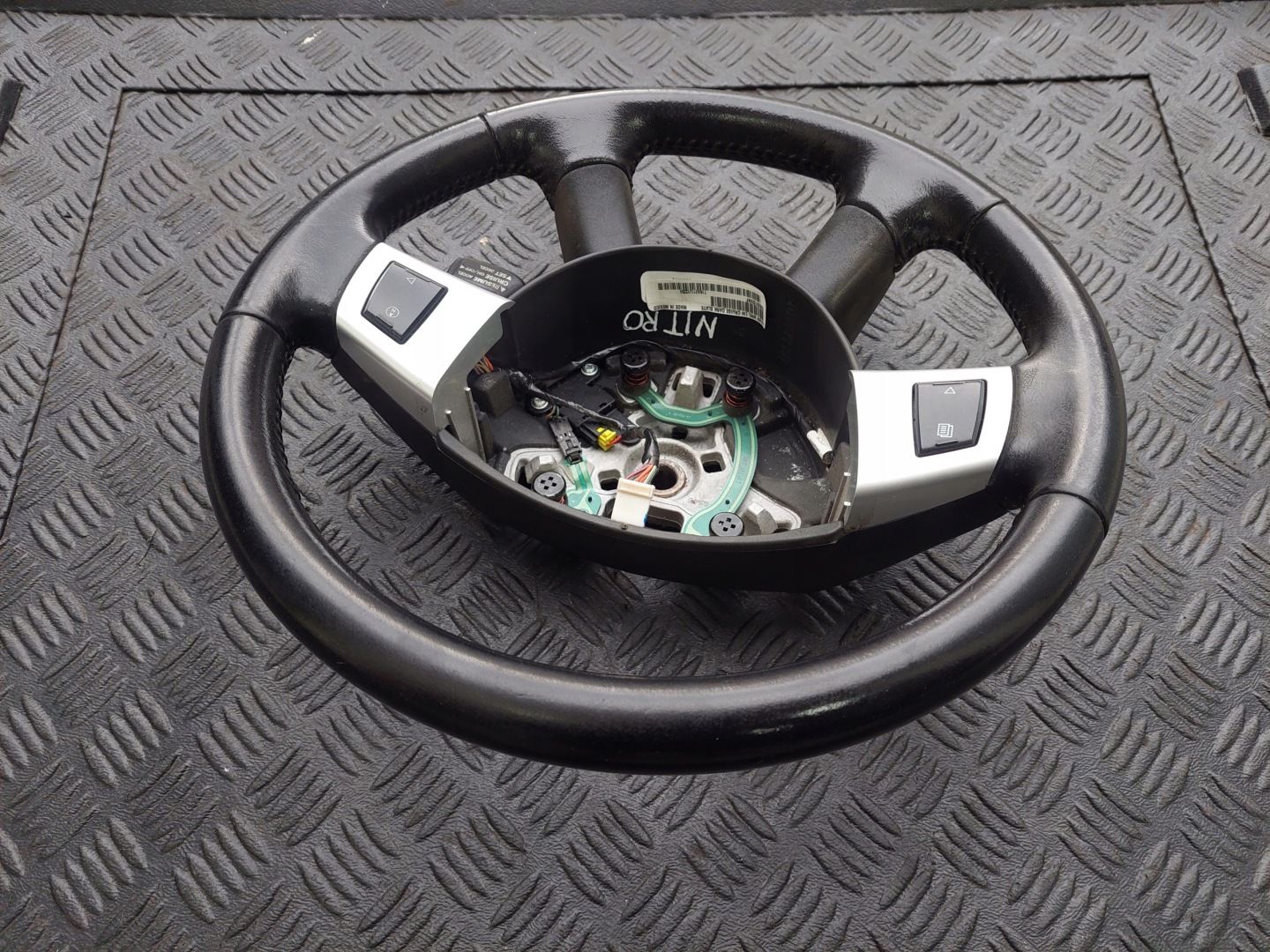 Volant MULTIFUNKCJA DODGE NITRO 2.8 CRD