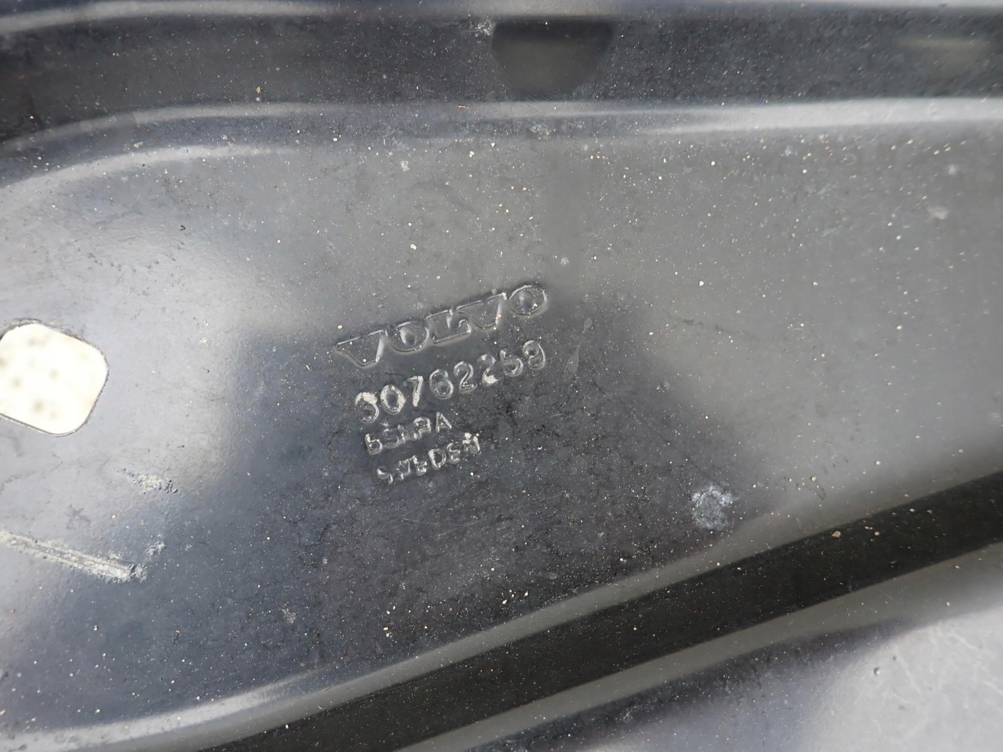 VOLVO XC60 and 1 LIFT 13-17 support panel for radiators pillar