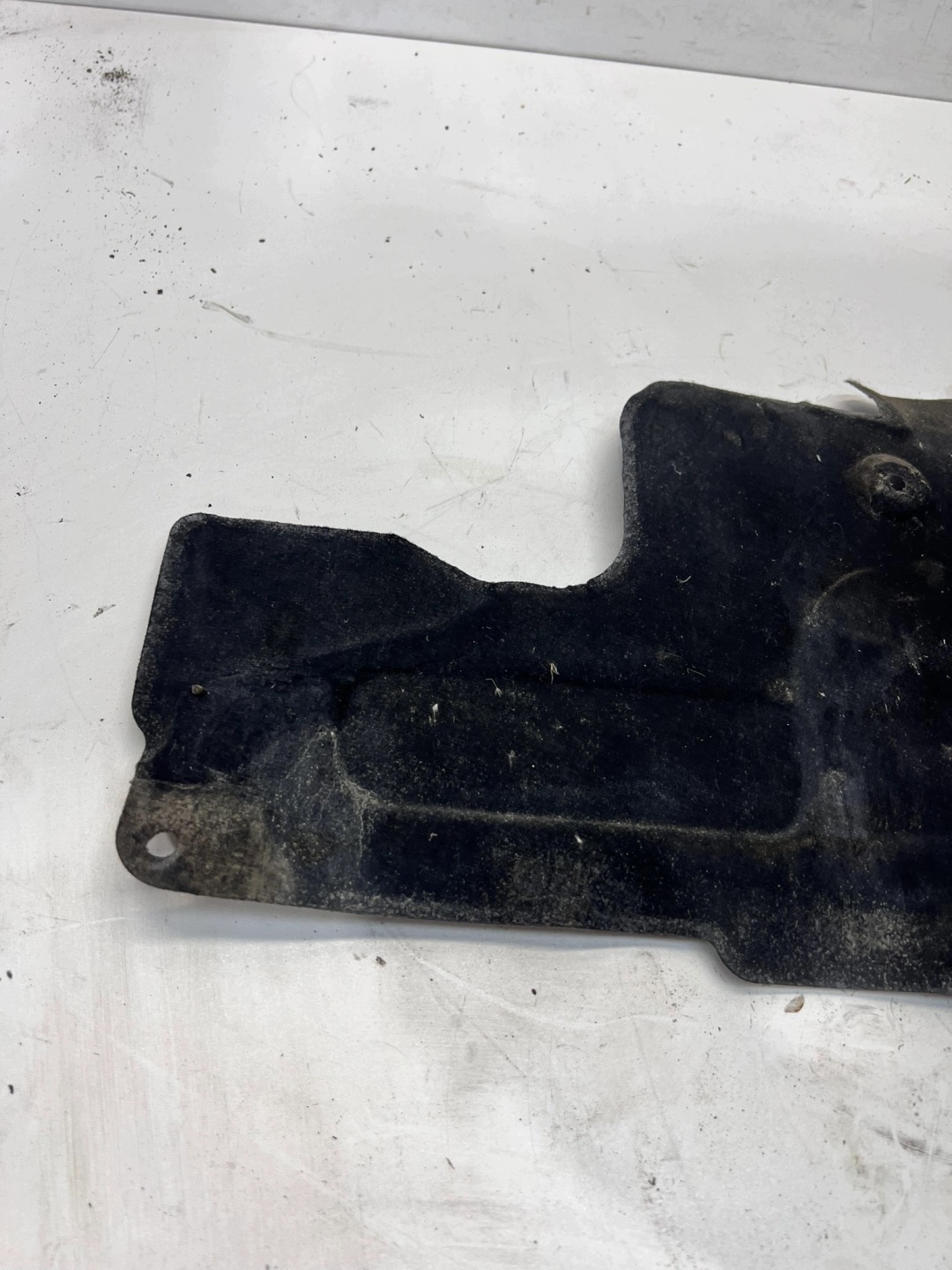 hangszigetelő GNIAZDA rugó ? AUDI A6 C7 4G0863827D