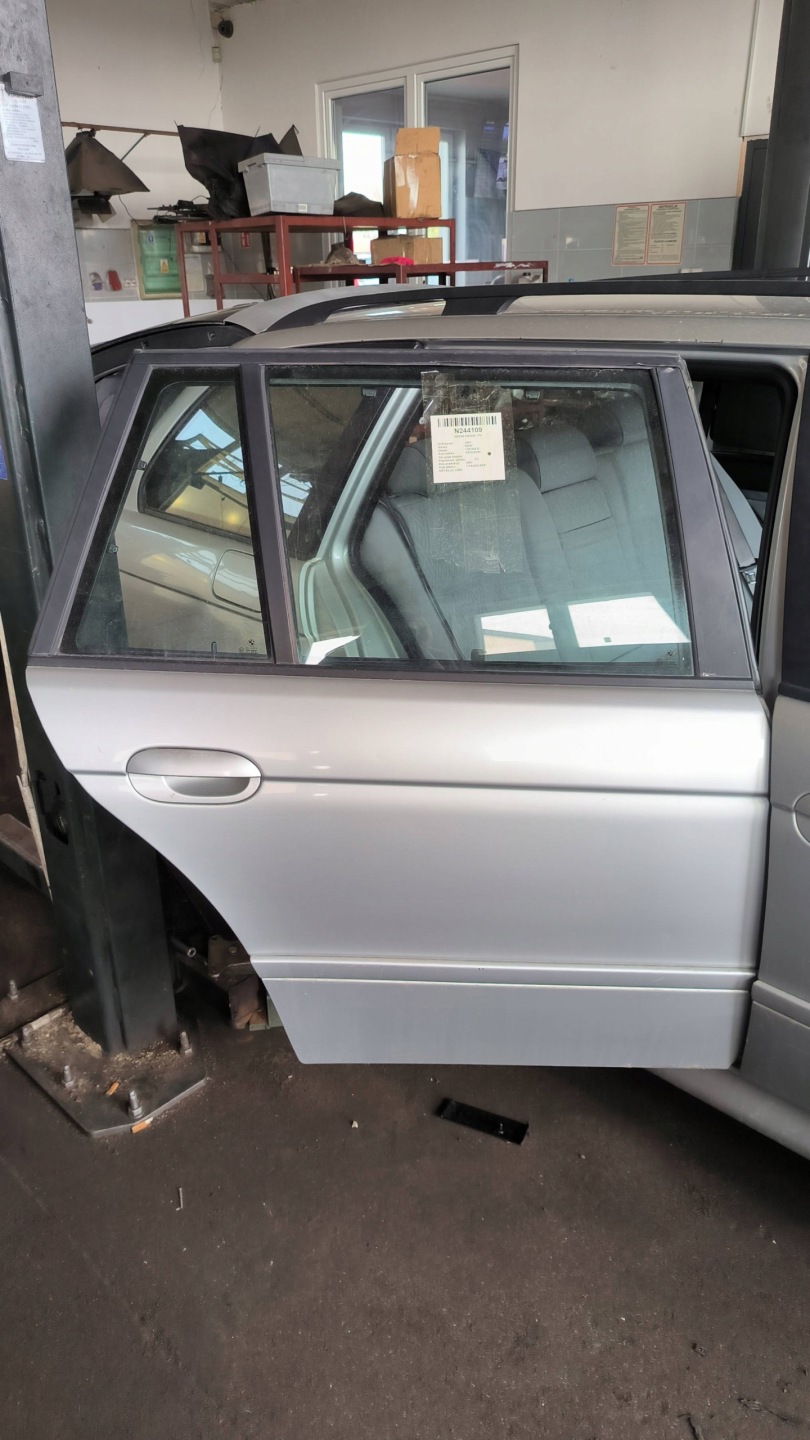 Tür rechts heck TITANSILBER METALLIC (354) BMW E39 525 D