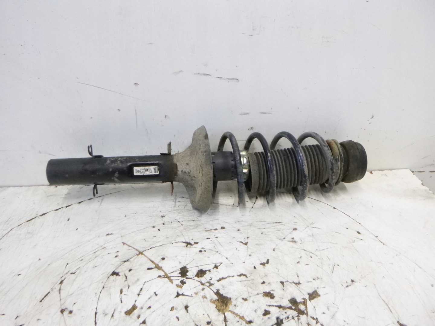 shock absorber front VW Volkswagen Golf IV 1.4 1.6 97-06r.