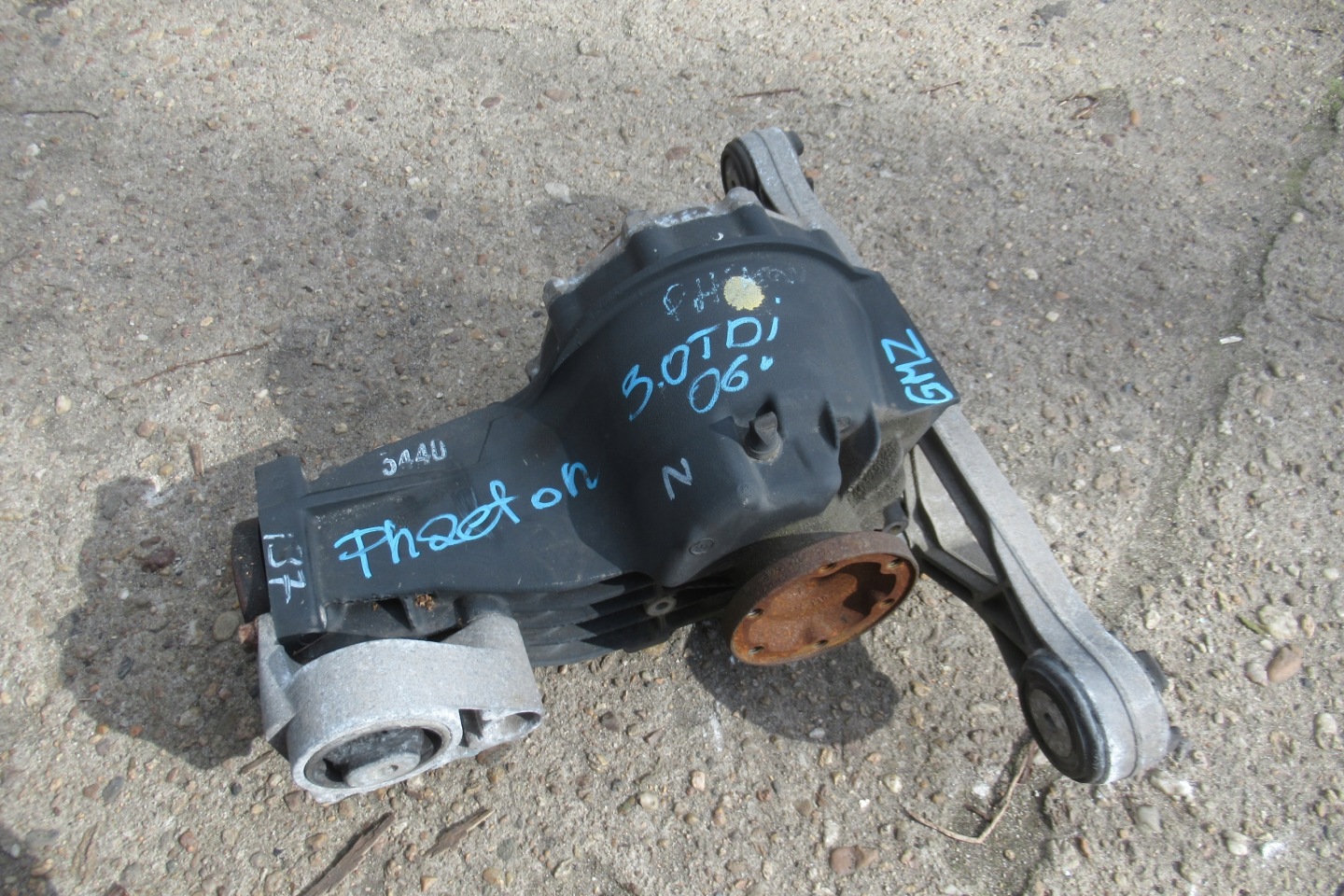 VW PHAETON 06R 3.0TDI differential rear diff GMZ 100106