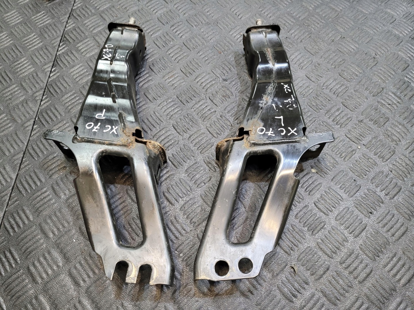 KIEL beam tip right VOLVO XC70 II 2.4 D5
