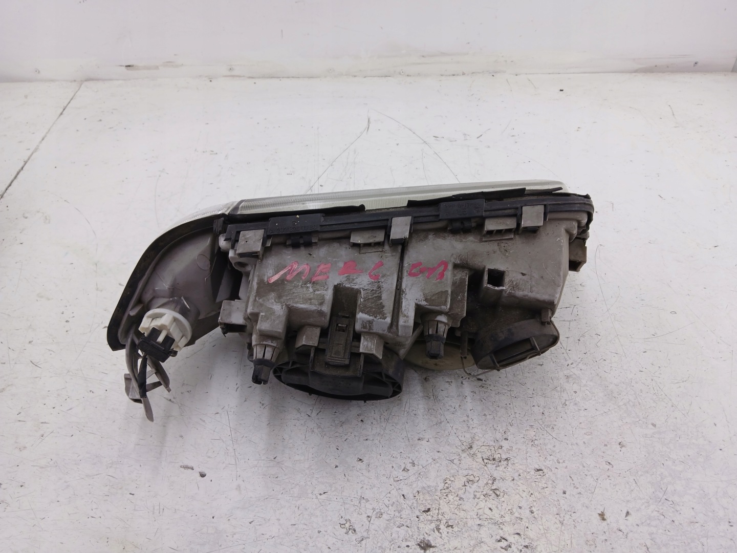 MERCEDES W202 light left front indicator GRATIS