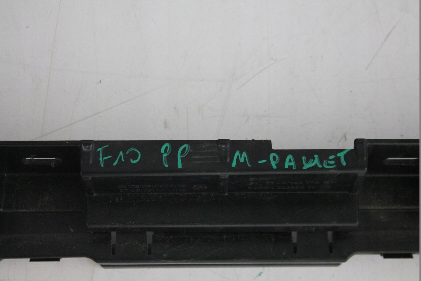 support holder of the threshold right front 7184778 BMW F10
