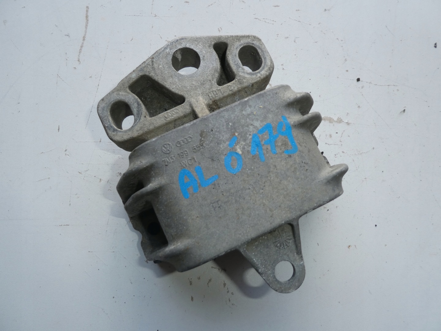 engine mount VW SHARAN and LIFT 7M3199555