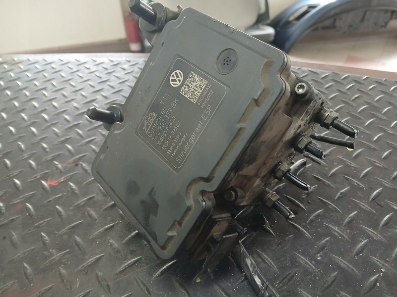 Pompa ABS 1K0907379BK 1K0614517DN OCTAVIA II