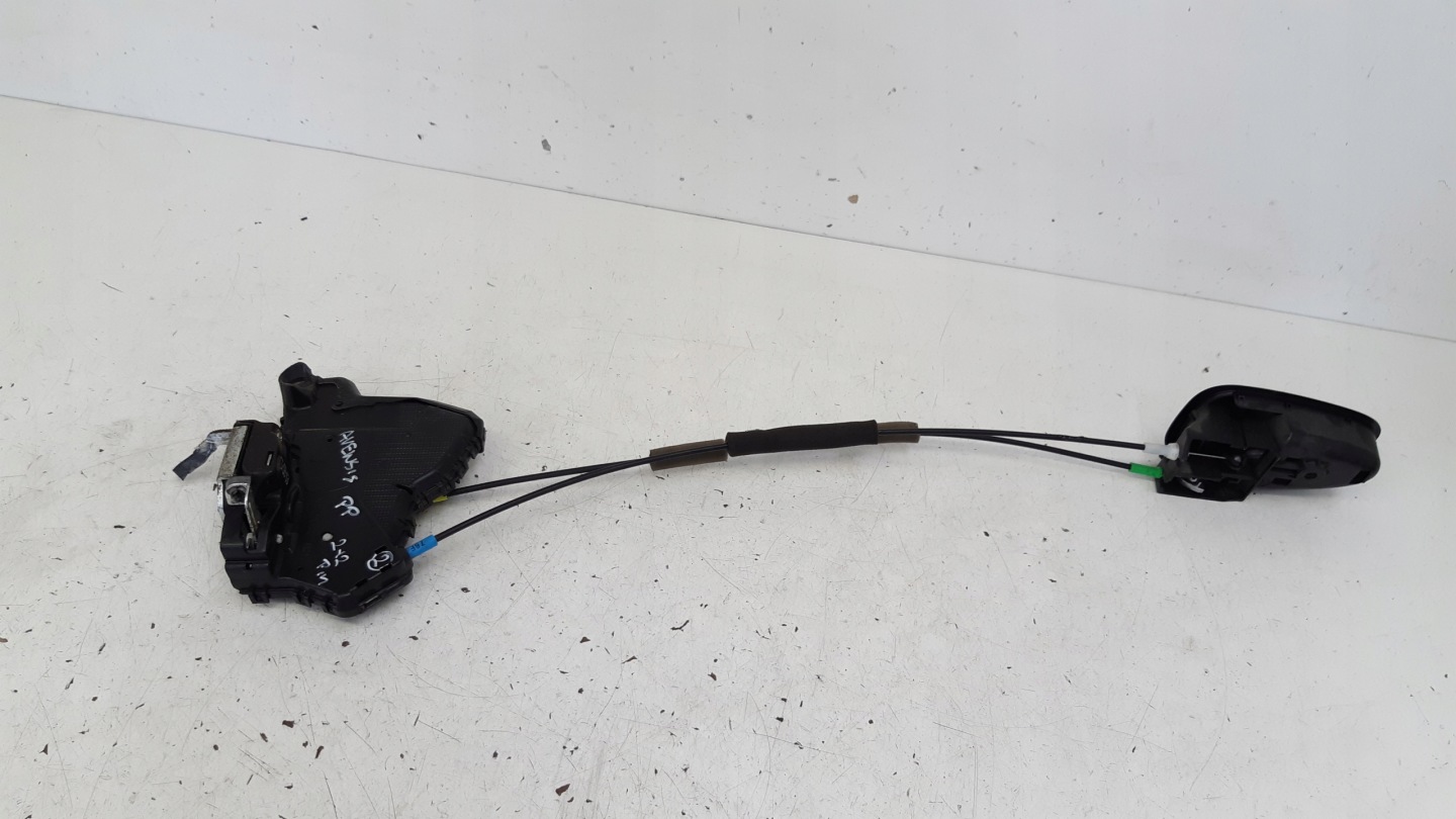 lock right front 4 PIN Toyota Avensis T27