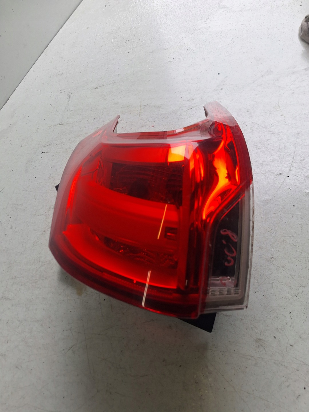 PEUGEOT 2008 and 12-16 light right rear part