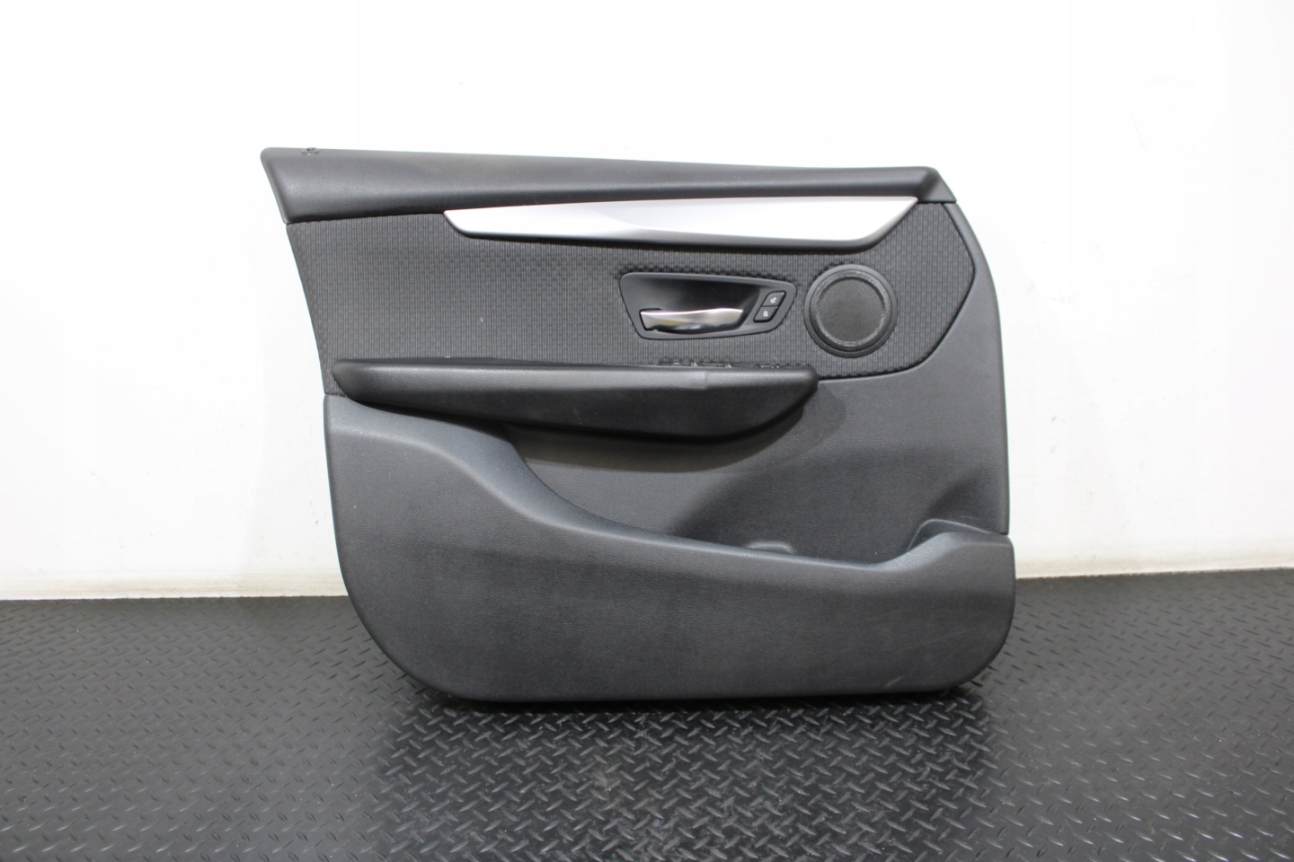 upholstery side door left front BMW 2 F45 ACTIVE TOURER