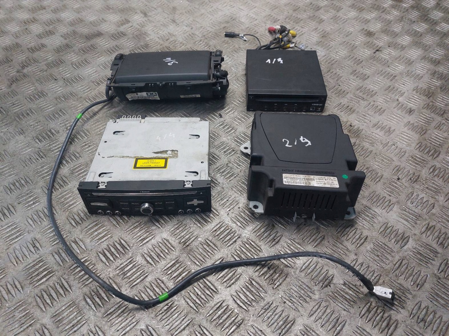 RADIO ODTWARZACZ + Schermo + HEAD-UP PEUGEOT 5008 e