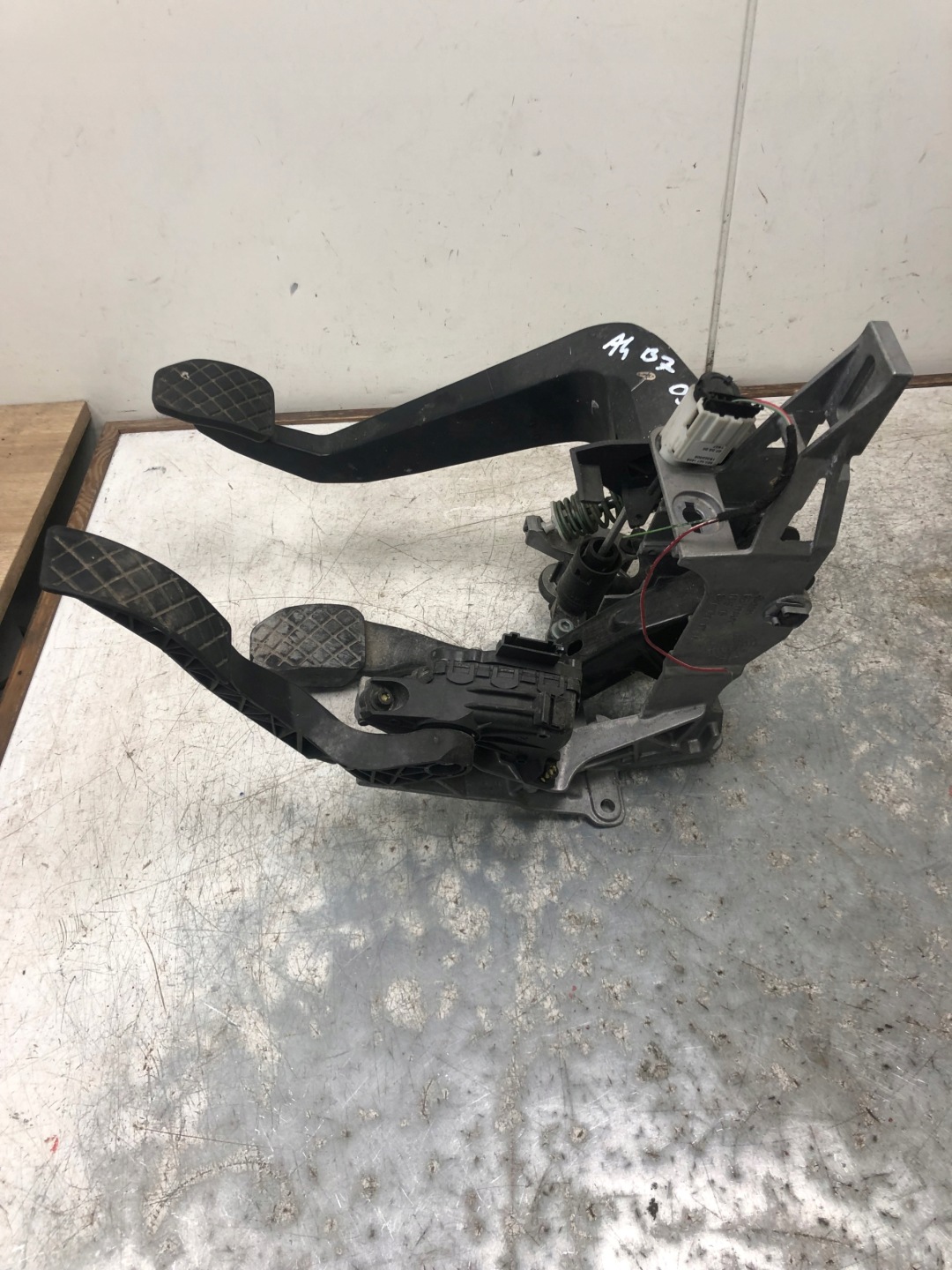 clutch accelerator pedal brakes AUDI A4 B7 8E1721117A 8E1721523B