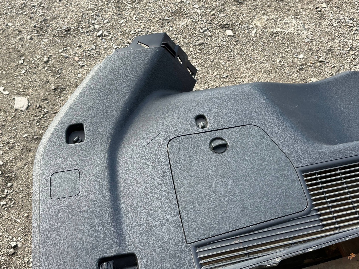 side upholstery side left boot rear part rear. Ford Explorer 2020+