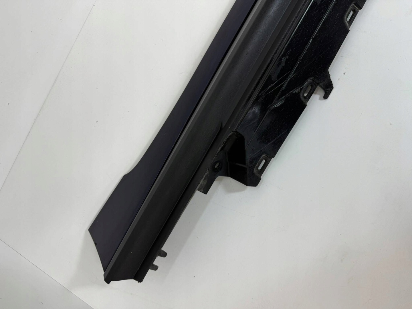 BMW i4 4 G26 8737088 8737086 C3Z moulding threshold right