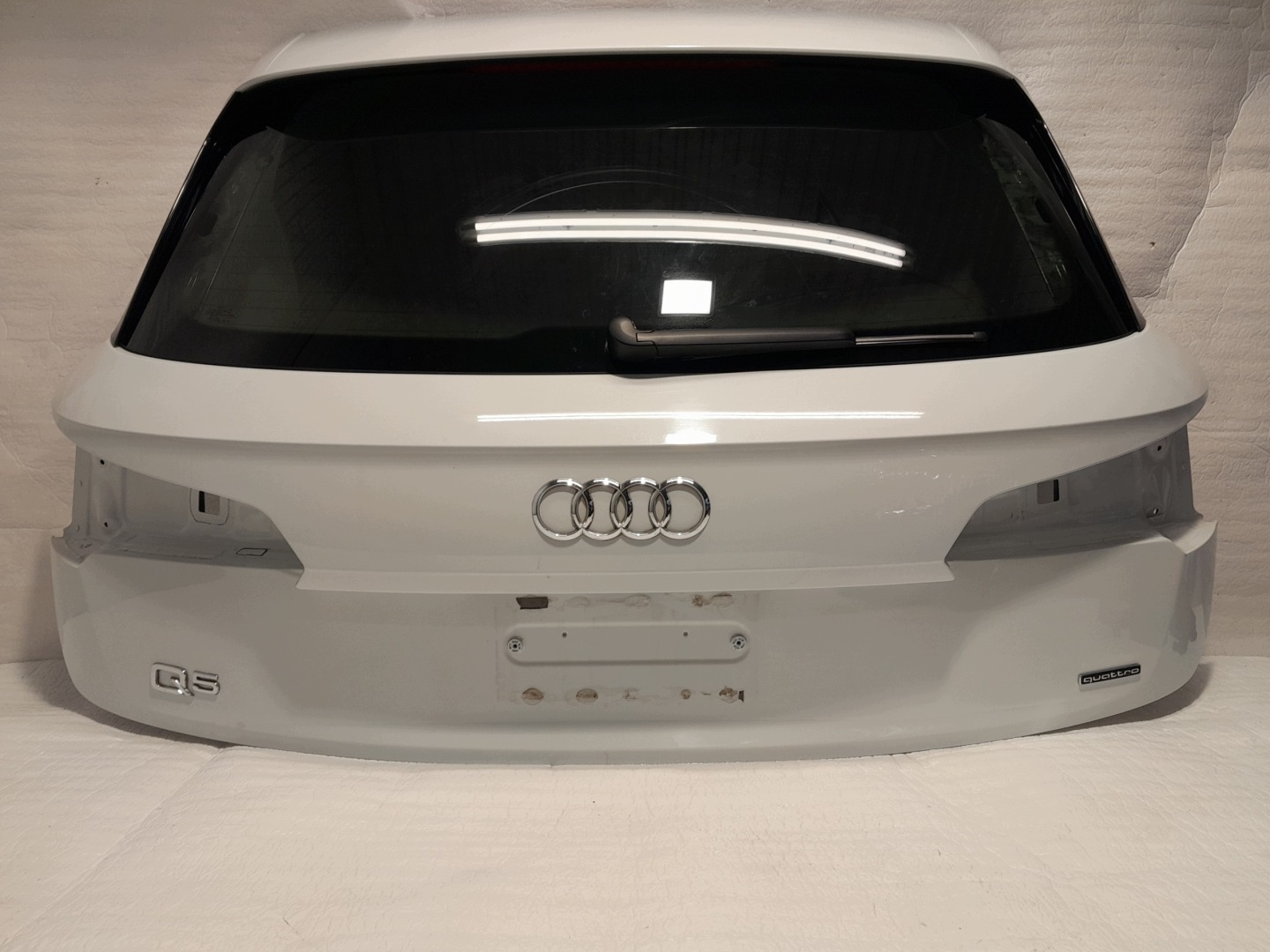 AUDI Q5 80A trunk door boot LS9R