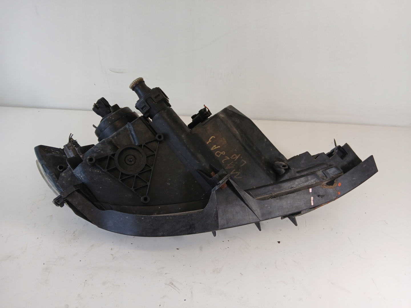 MAZDA 3 BK and light left front lens