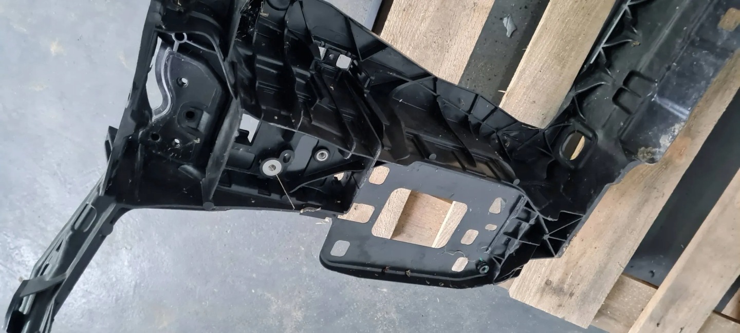 Q3 83A support panel for radiators pillar iron 2.0 TFSI 83A805594J