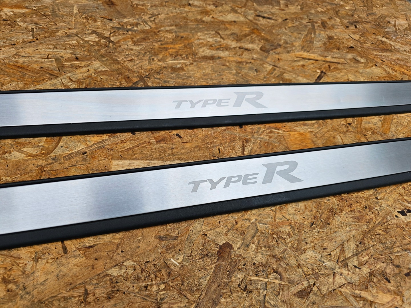 mouldings threshold caps left right HONDA CIVIC VIII TYPER TYPE-R CHROM FN2
