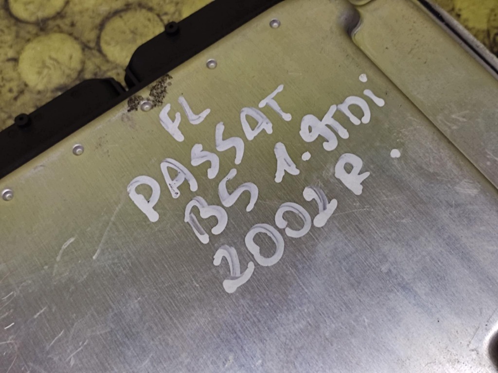 VW PASSAT B5 1.9 TDI control unit of the engine 0281010940
