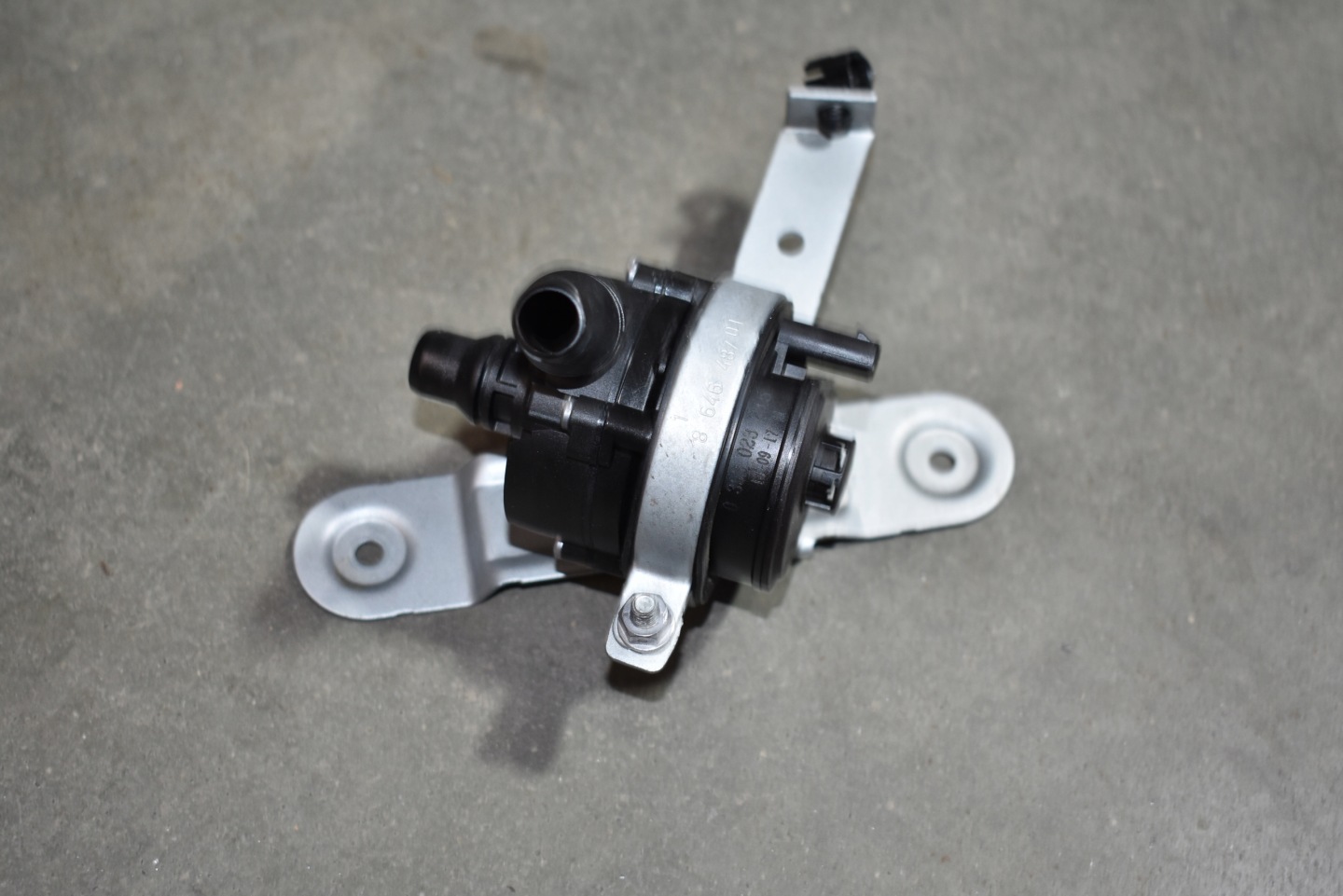IDEALNA supplementary water pump BMW 1