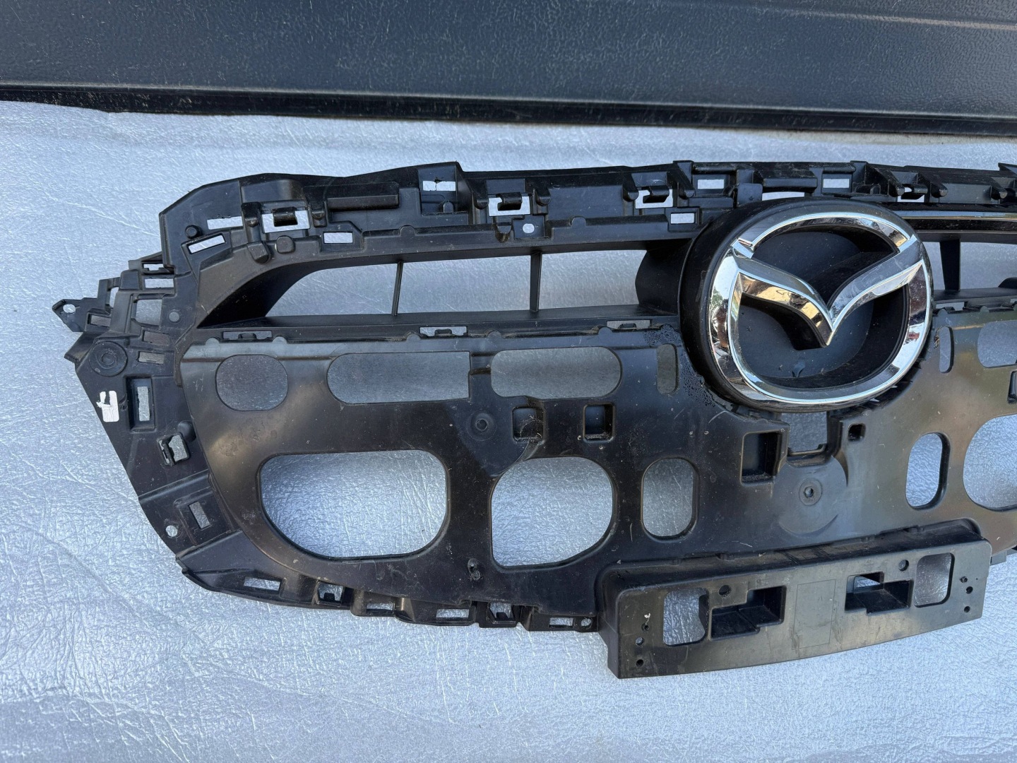 Mazda 2 Lift 21- Grill Kühlergrill vorne vorne