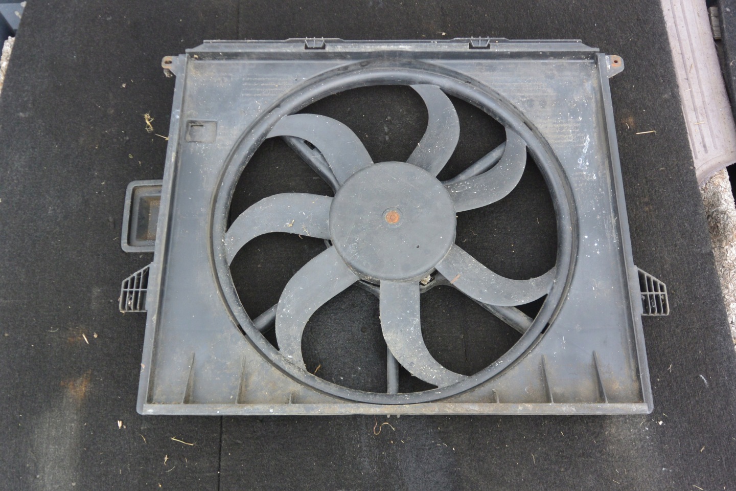 ventilátor chladiče MERCEDES R W251 ML GL 164