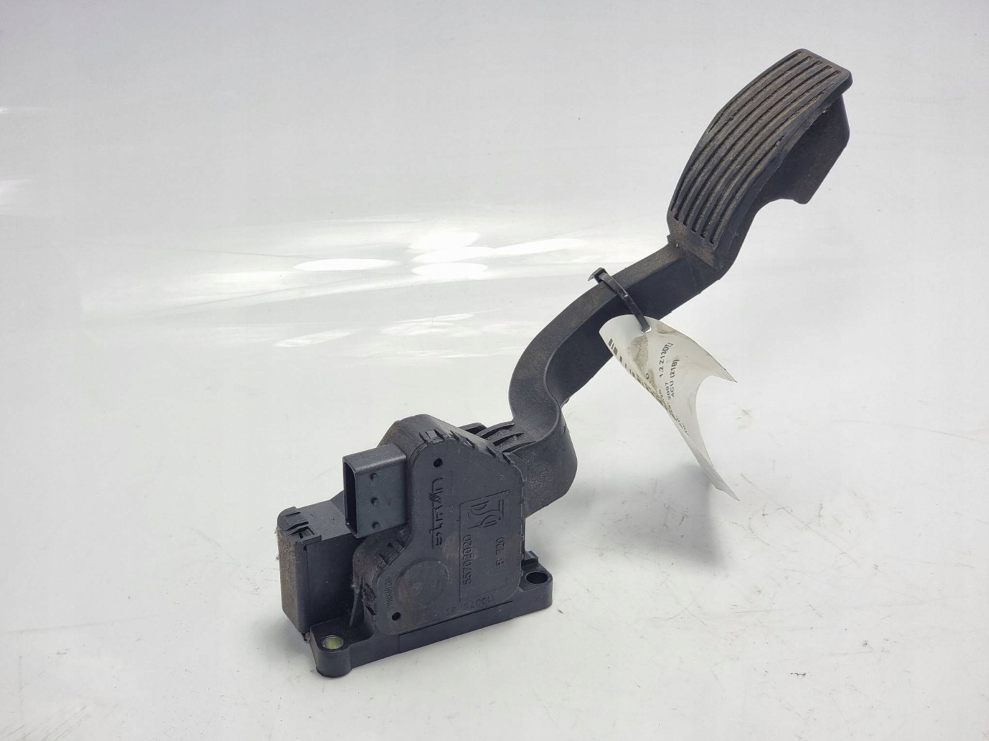 PEDAL 55702020 OPEL CORSA D