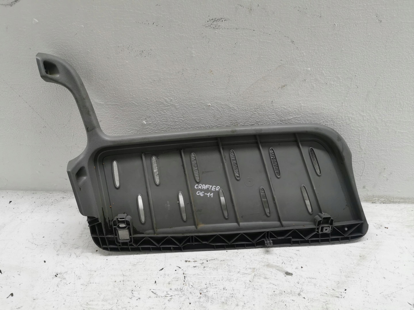 Blende Abdeckung PRZECIWSLONECZNA rechts VW CRAFTER 06-11 EU