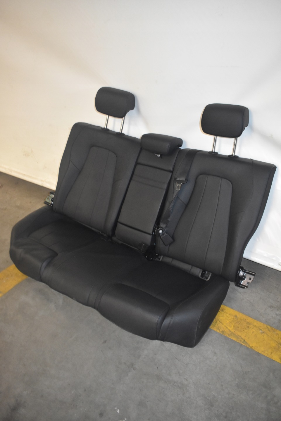 IDEALNA Sitz heck hinten MERCEDES W177 1
