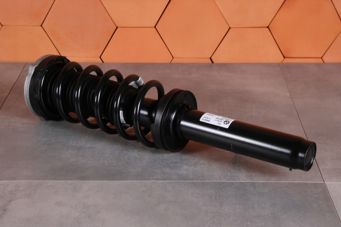 BMW 5 G30 G30 LCI shock absorber left front front XDRIVE 6866607 24 km !!!