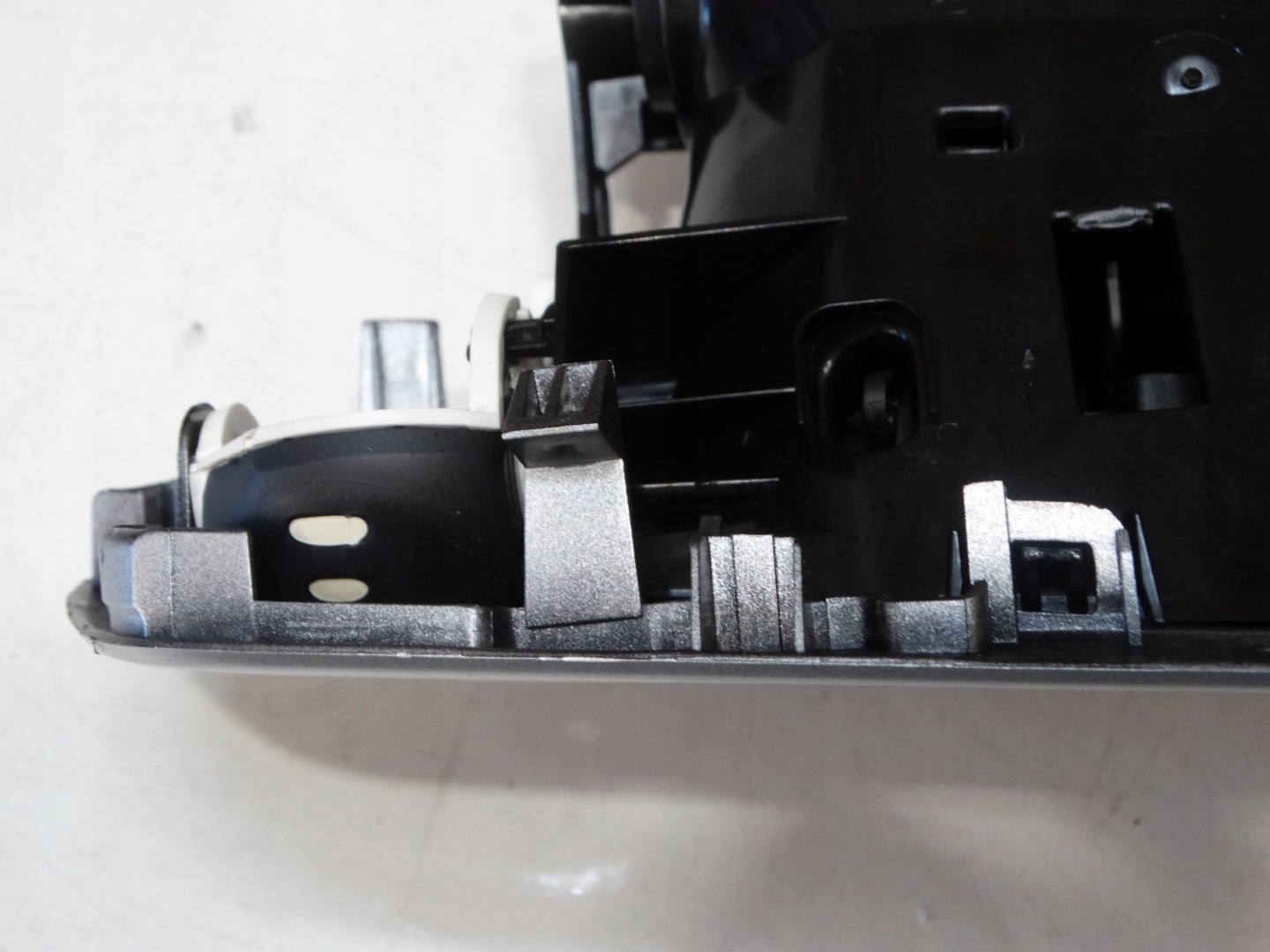grid air conditioning devices right front RENAULT SCENIC III 09-13R. 1012127