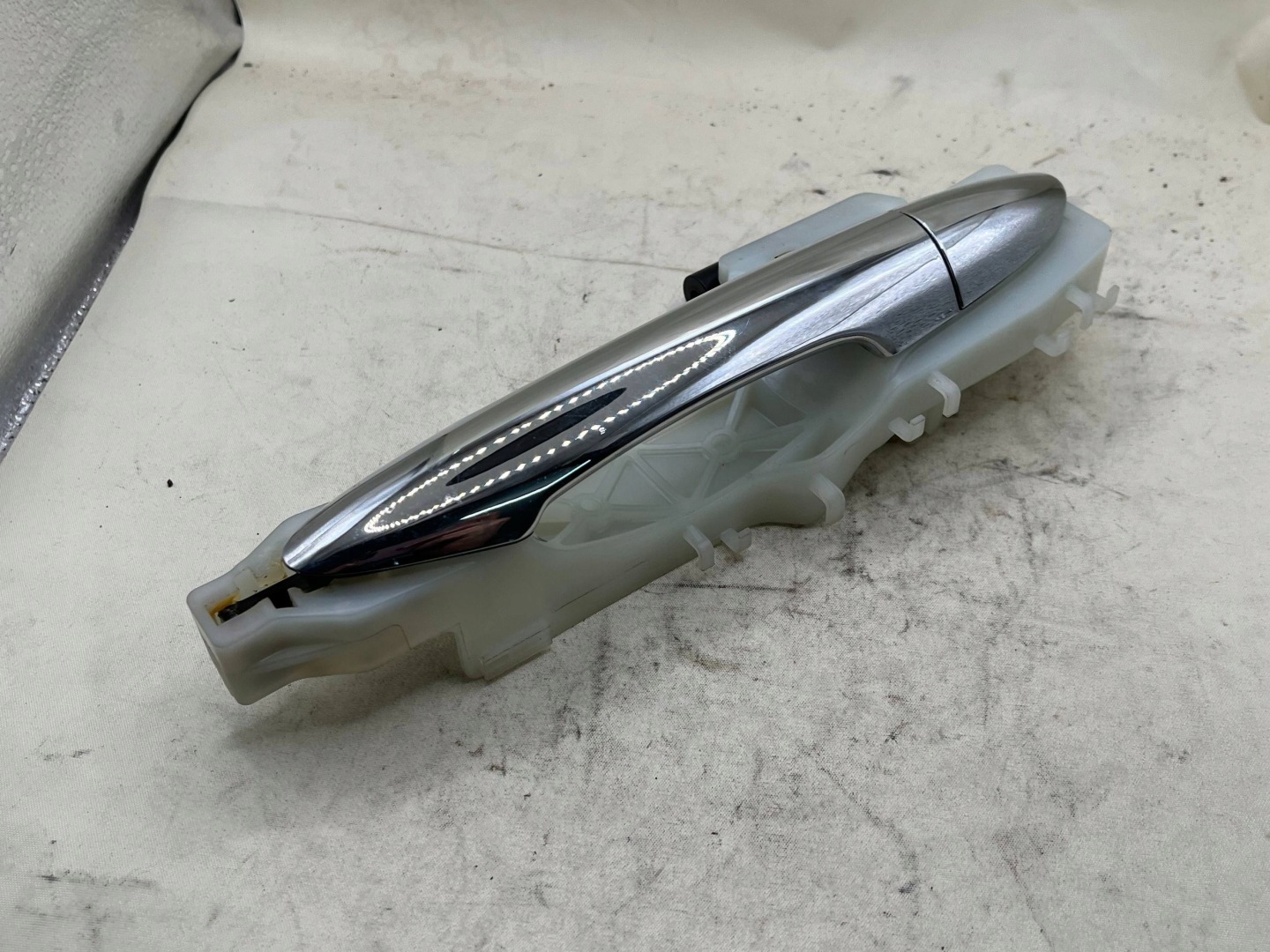 KIA PICANTO handle door left front 826551Y000 !J