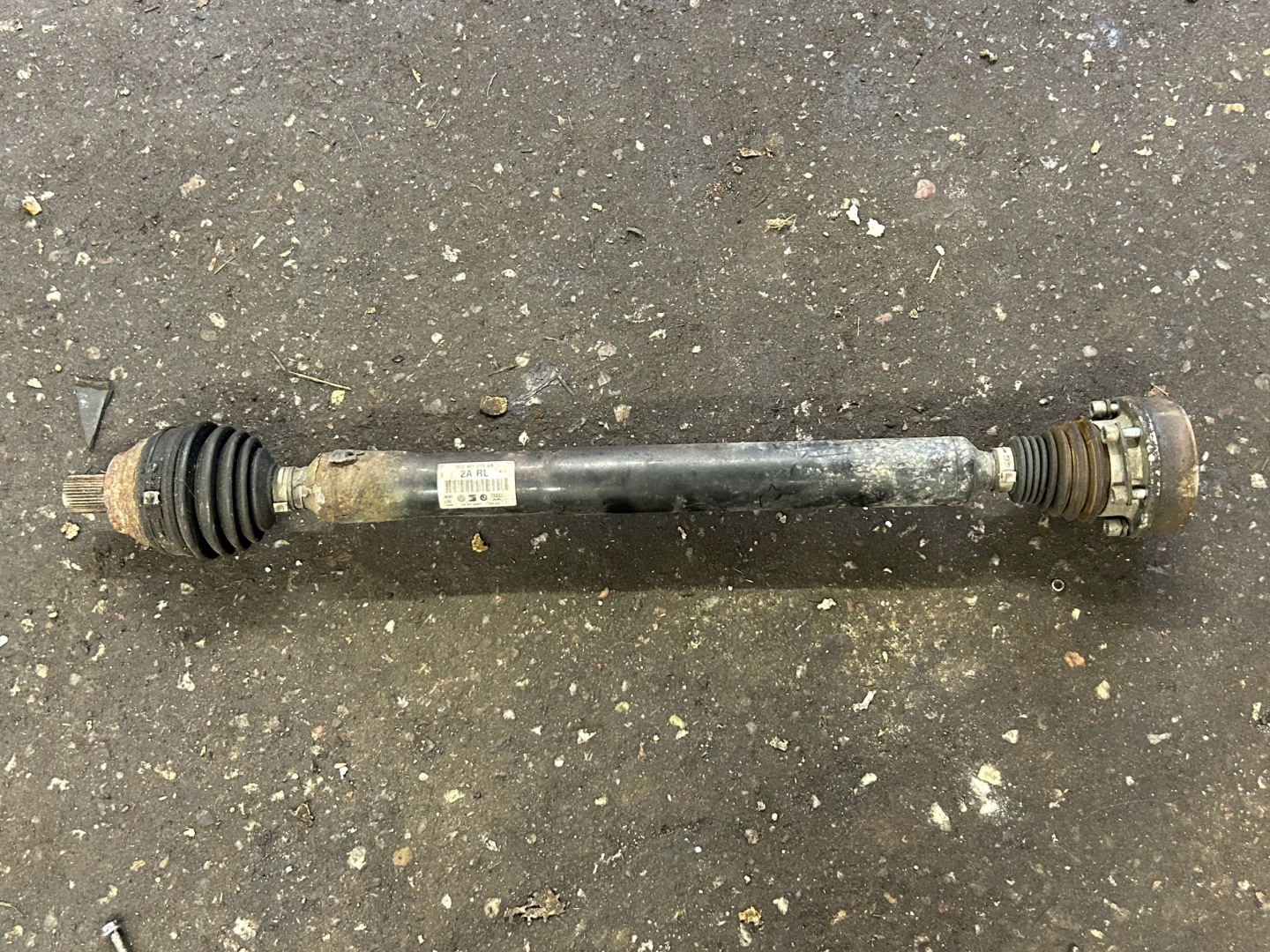 VW PASSAT B6 1,6 semi-axis right 3C0407272AR