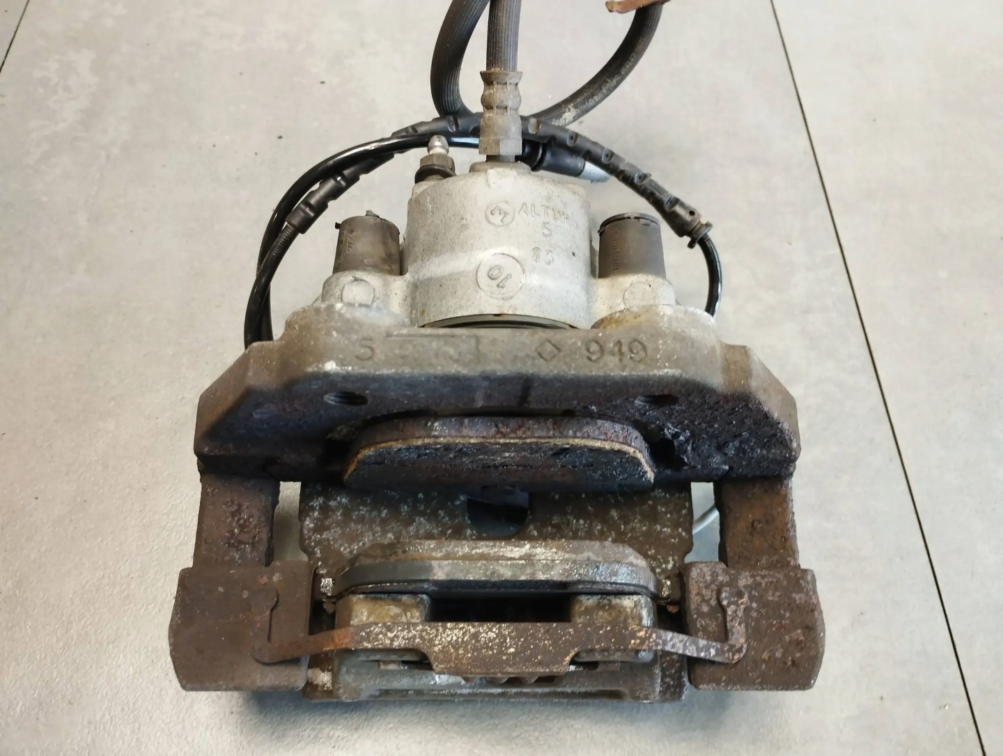 BMW X5 F15 caliper right rear part 44/24