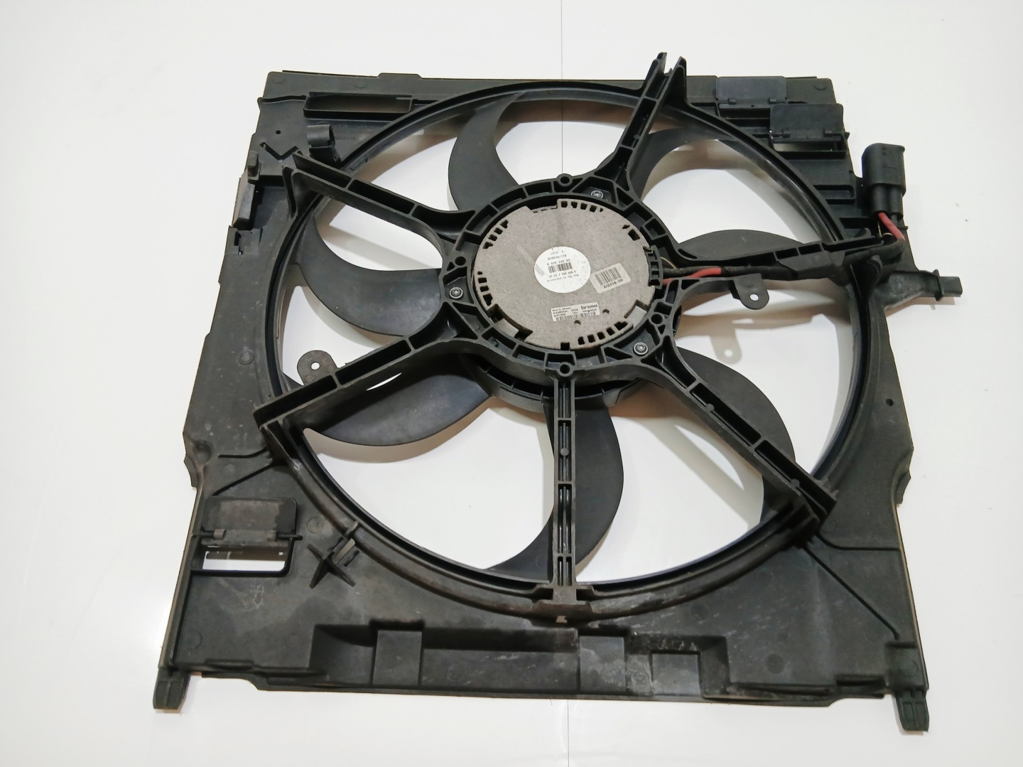 ventilátor chladiče BMW X5 E70 N57 3.0D 8509746 (24235310)
