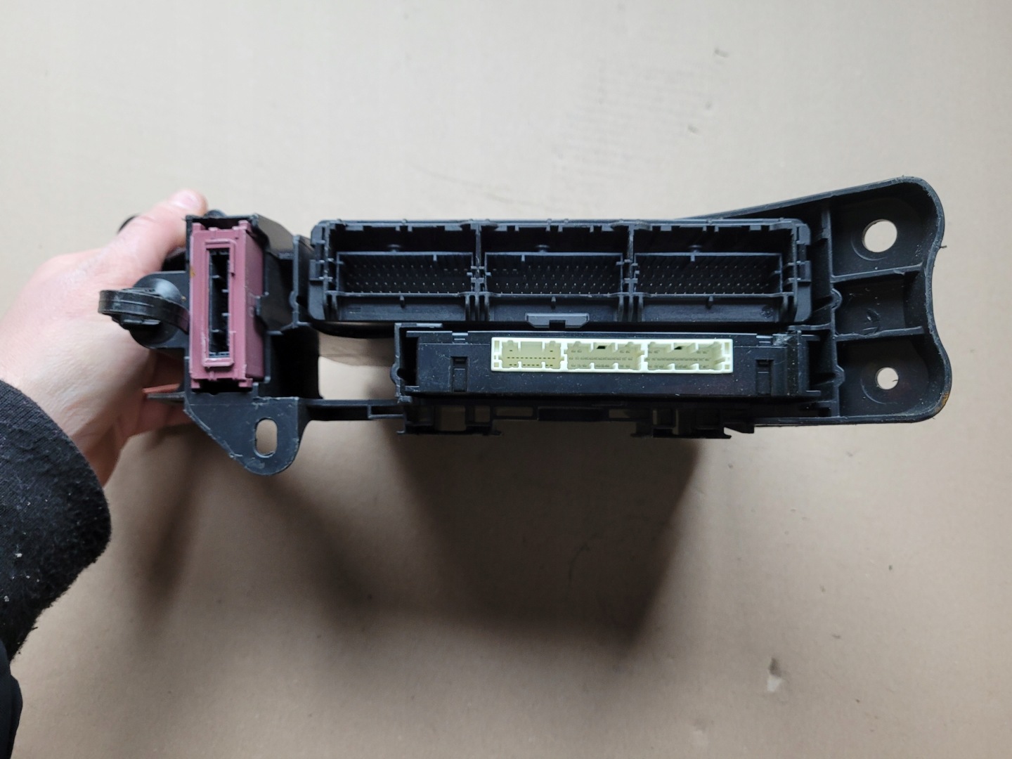 control unit module TOYOTA COROLLA E21 HYBRYDA 89981-02100