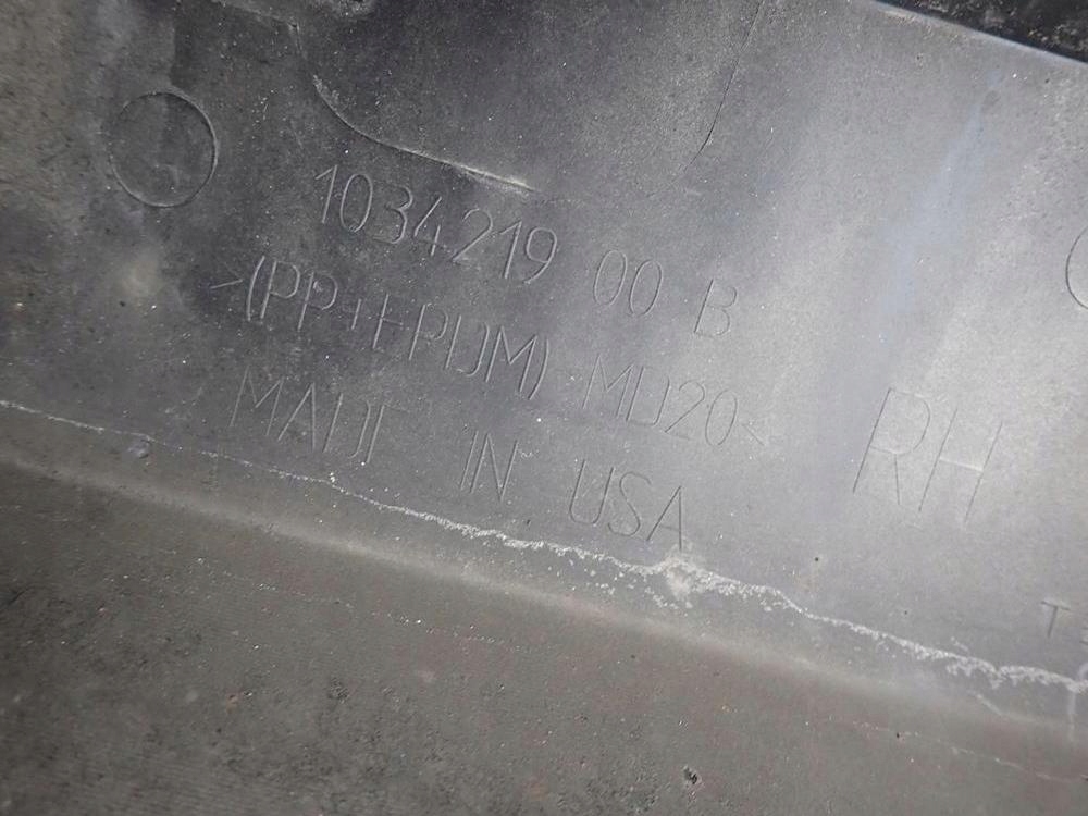 TESLA MODEL X 15-> threshold right moulding threshold right