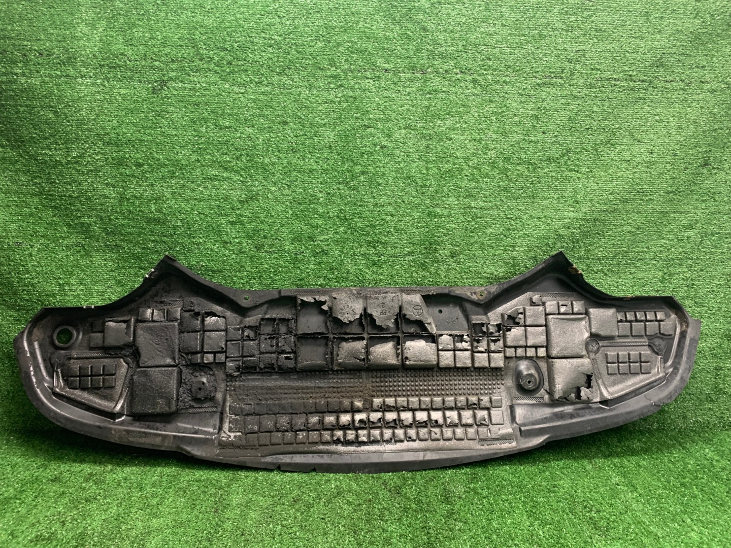 cover below engine bumper lower Mercedes E-KLASA W211 A2115204523