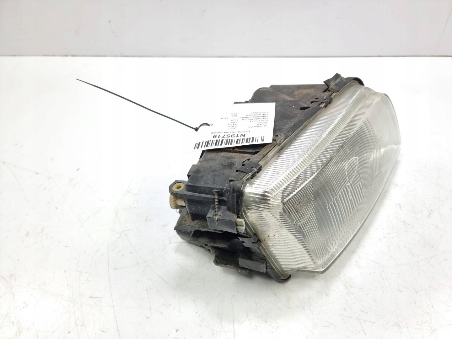 light right front 8D0941004A AUDI A4 B5