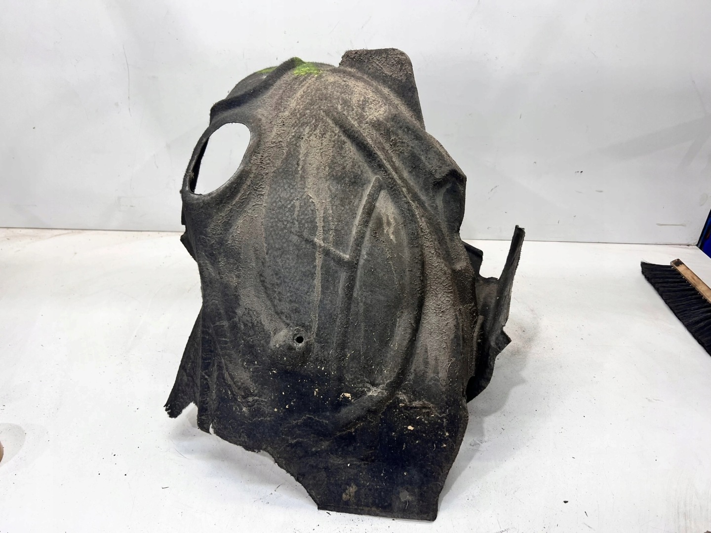mudguard right front AUDI A6 C6 LIFT MATERIALOWE 1/25