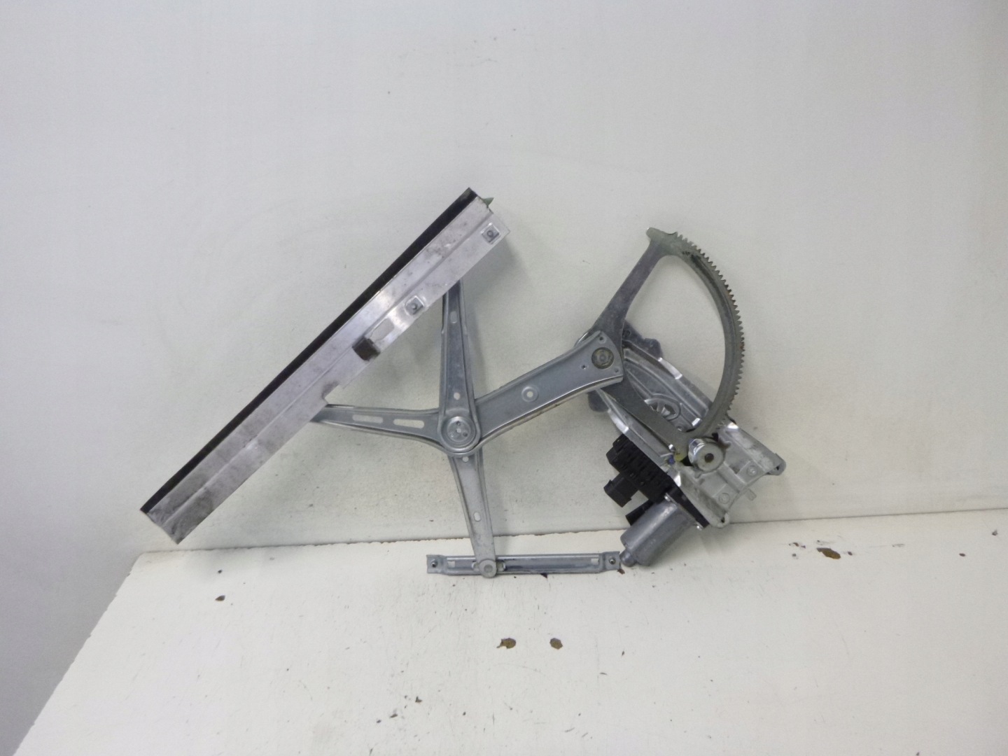 MÉCANISME VITRE AVANT DROITE OPEL ASTRA H KOMBI 05R.