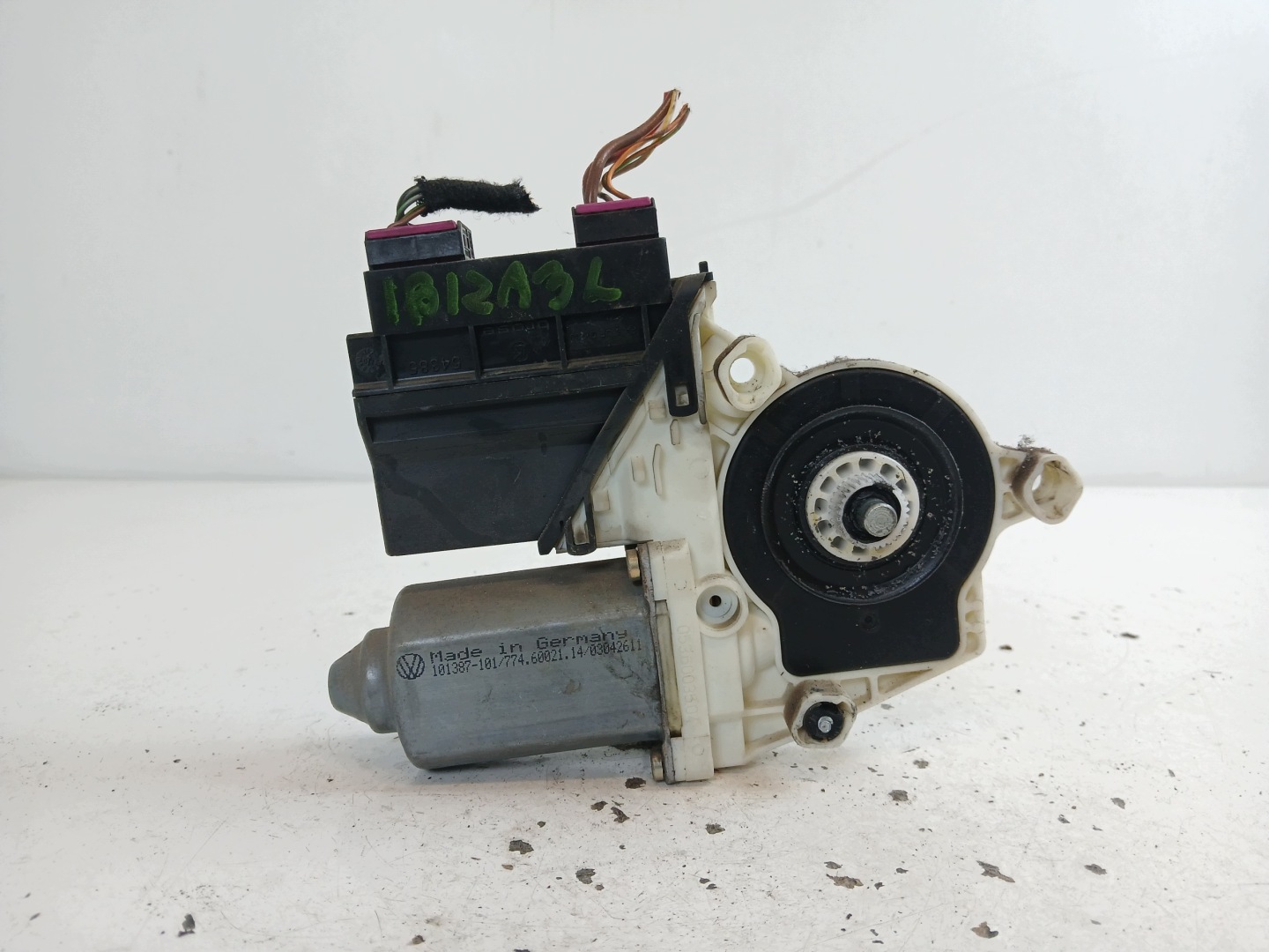 VW POLO 9N SEAT IBIZA III mini motor windows left front 6Q2959802A