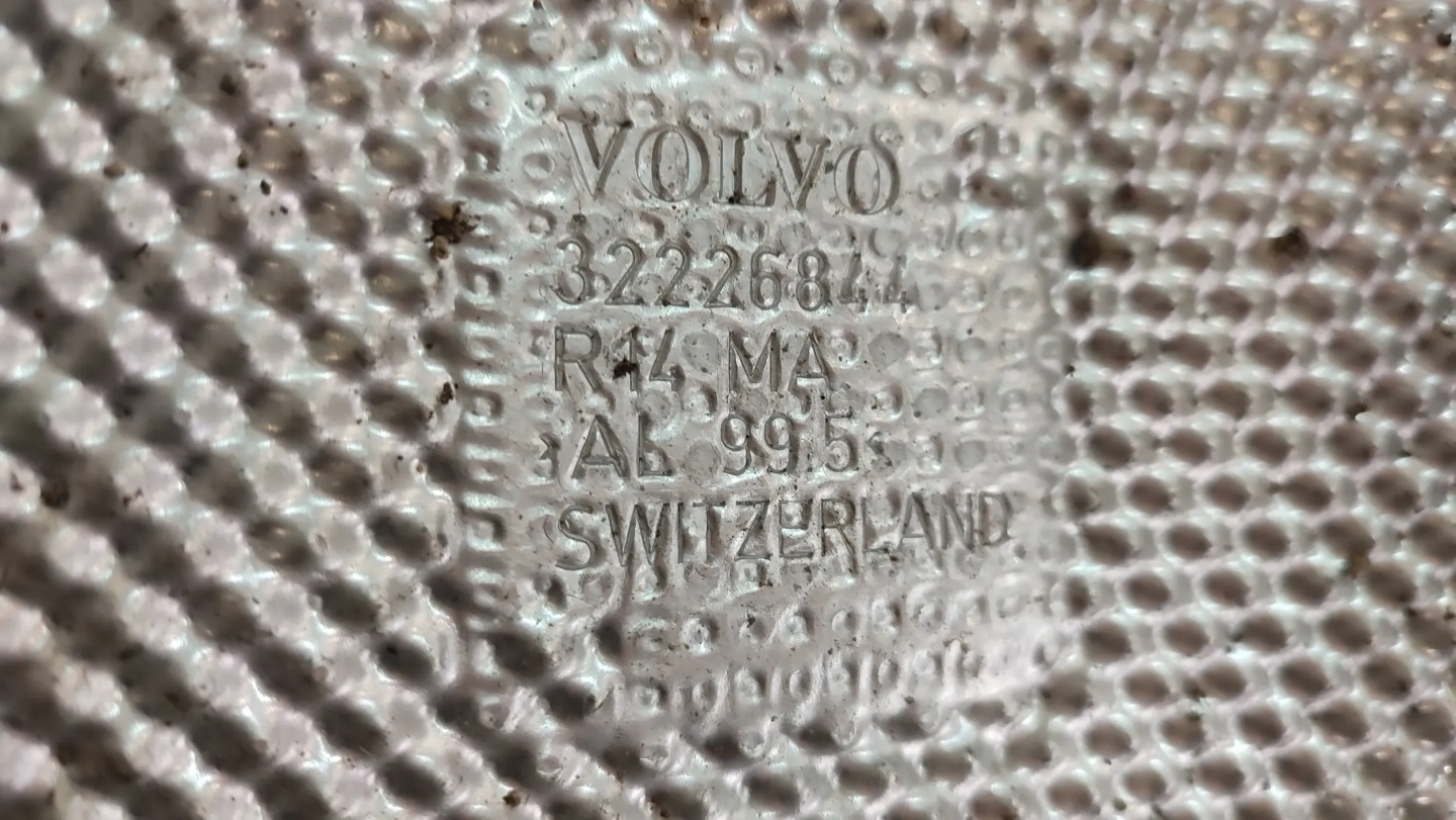 Volvo V40 II 2018r Blende Abdeckung termiczna