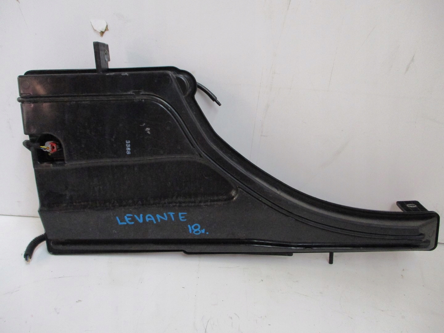 Behälter Spritzdüse Maserati Levante 670034637