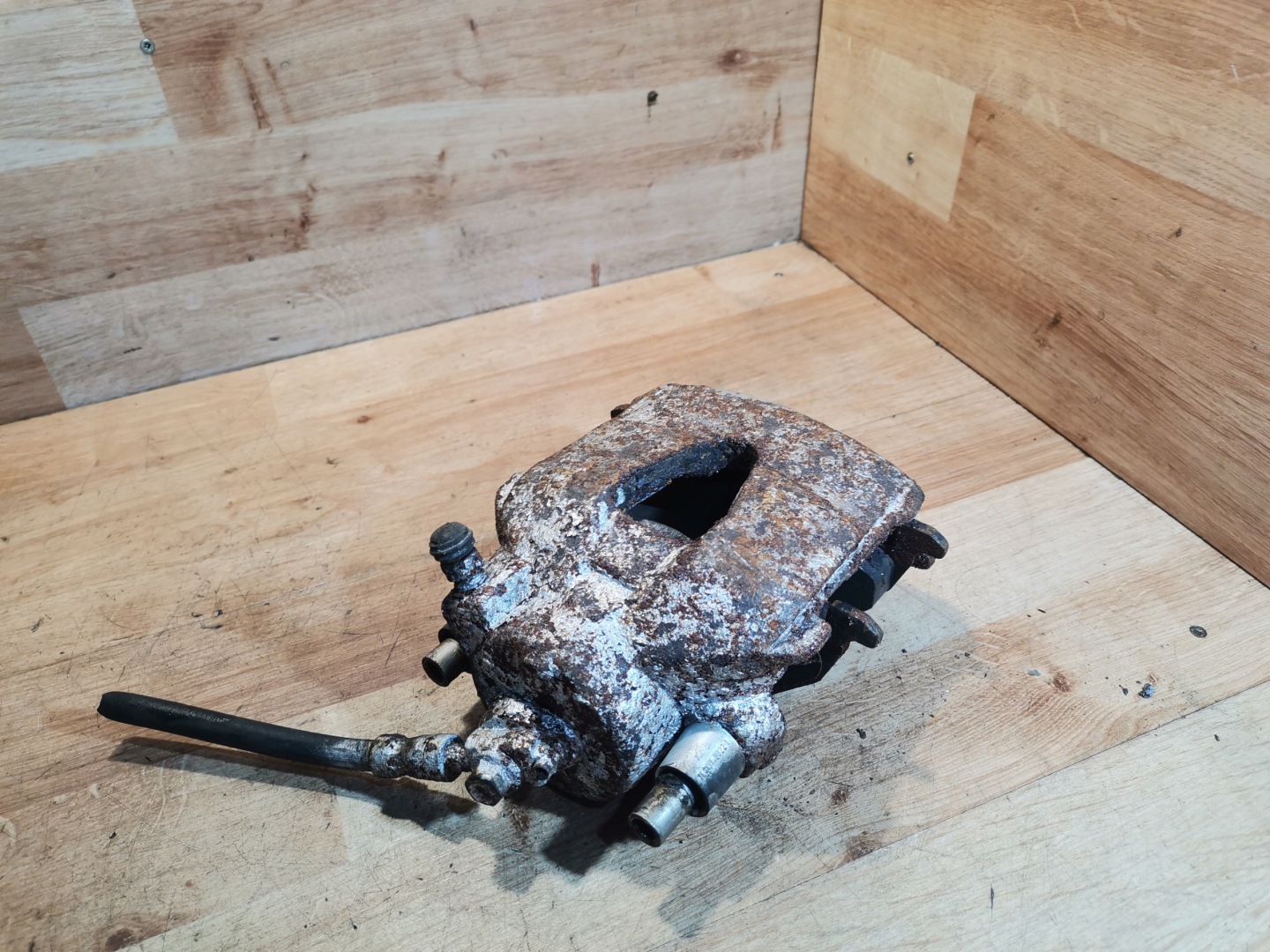 caliper brake left front VW GOLF IV