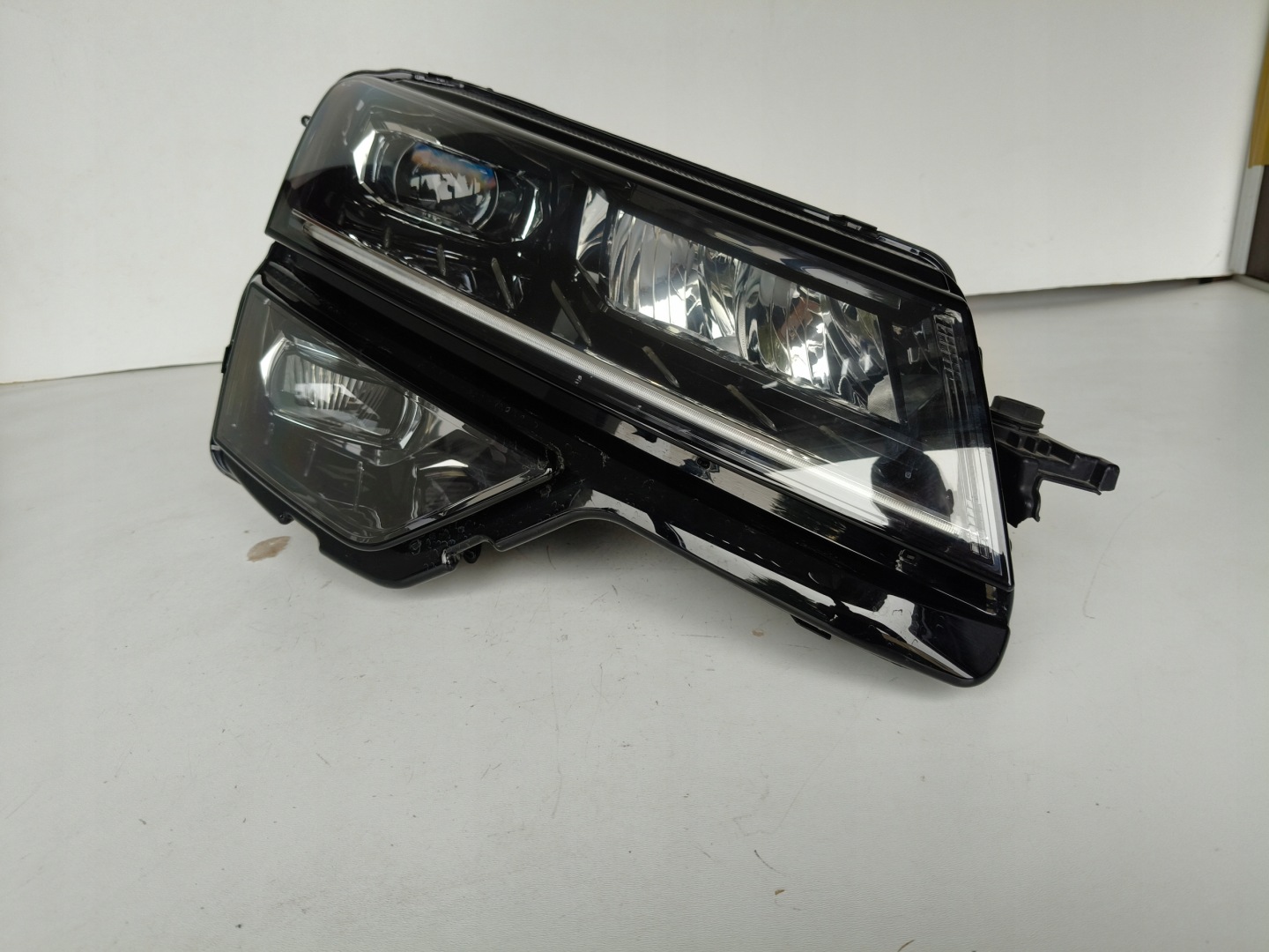 light right REFLEKTOR SKODA KAROQ 57A 17- FULL LED